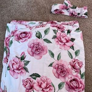 Posh peanut swaddle and bow